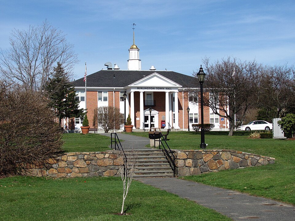 Local reference photo for Burlington, MA